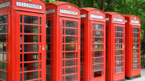 rote-telefonzellen-neben-dem-hyde-park